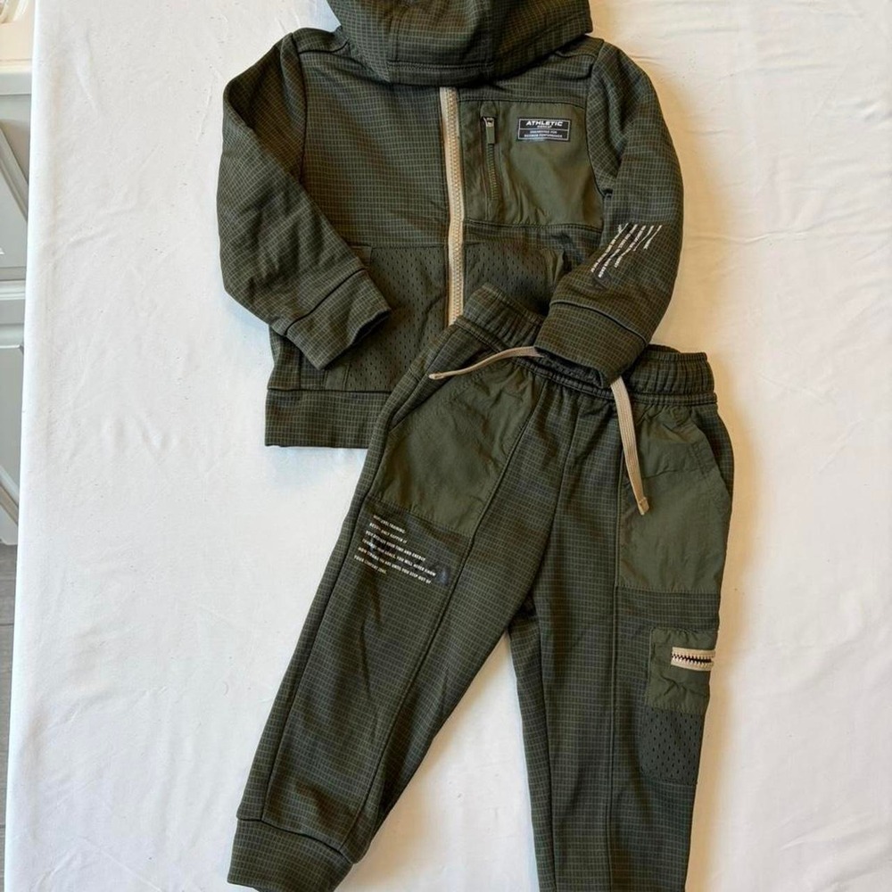 Athletic Works - Like New Kids 12-18M